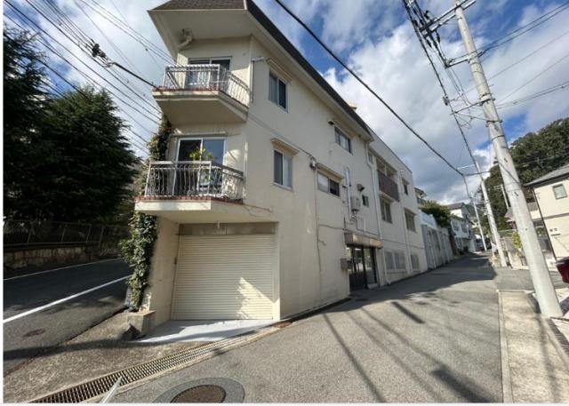 神戸市灘区篠原伯母野山町３