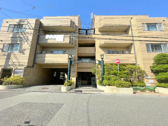 西宮市中屋町