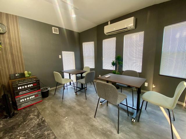 　トレーラーハウス内